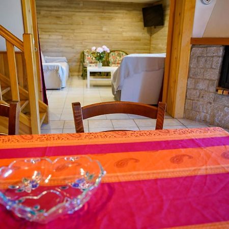 Gite Les Ducs Mialanes Екстериор снимка